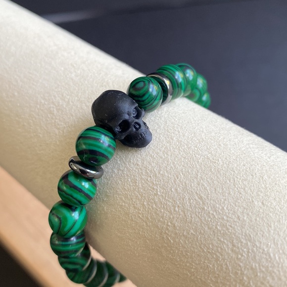 Malachite & Hematite Beaded Skull Bracelet - Picture 5 of 5